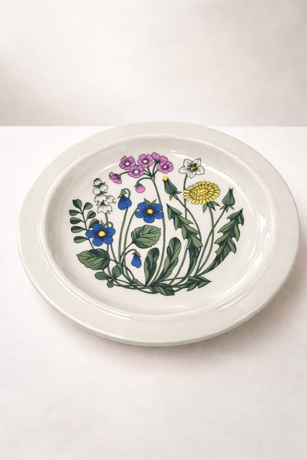 Set of 6 Arabia Finland plates model Flora – Esteri Tomula –