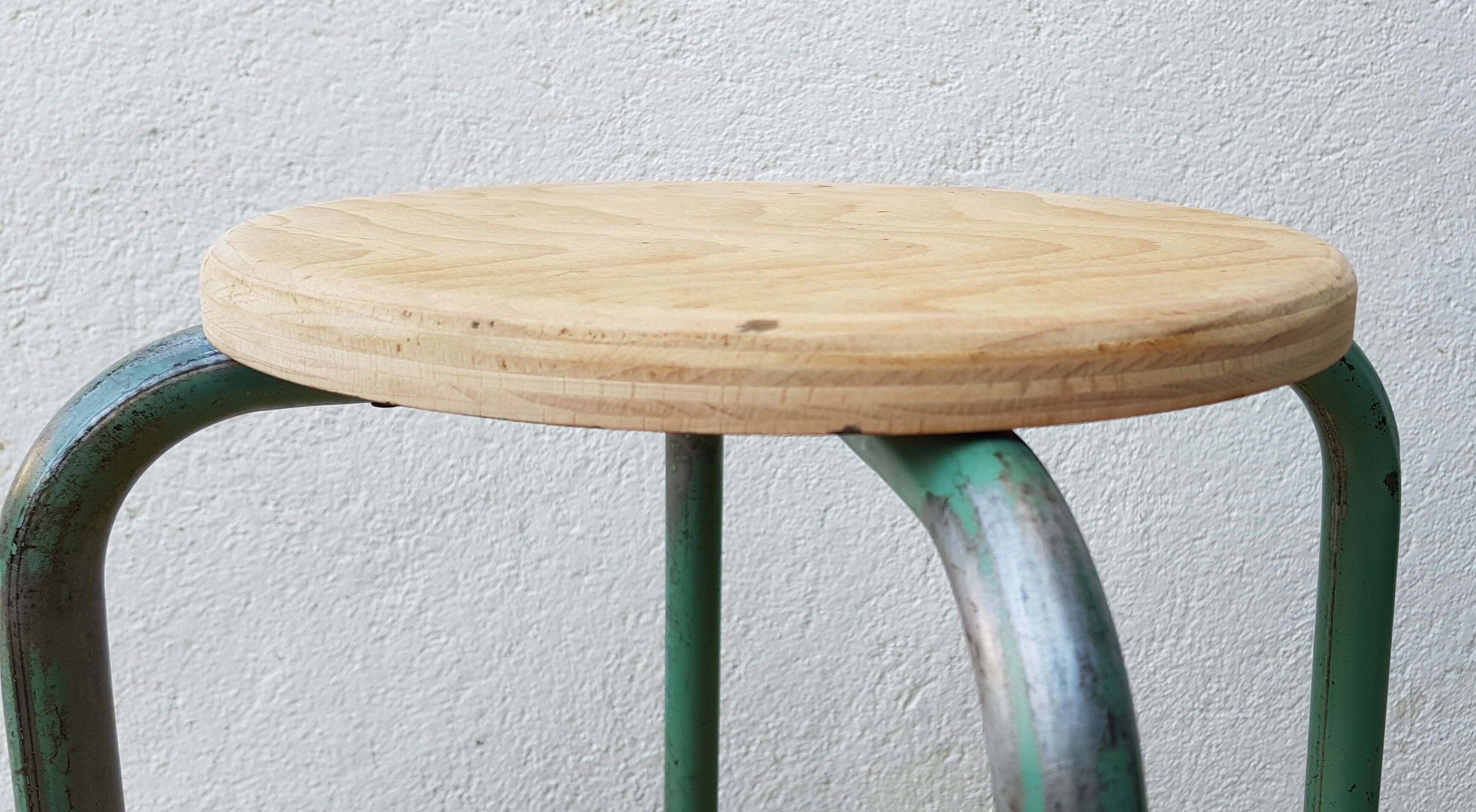High metal and wood stool