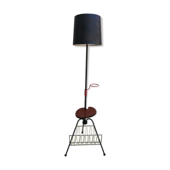 Tripod lamppost