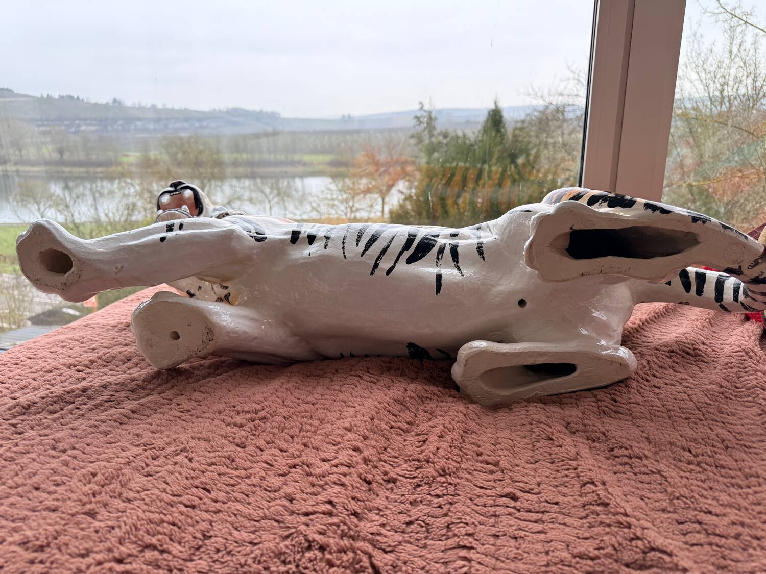 Tiger, Italian sculpture in glazed ceramic.