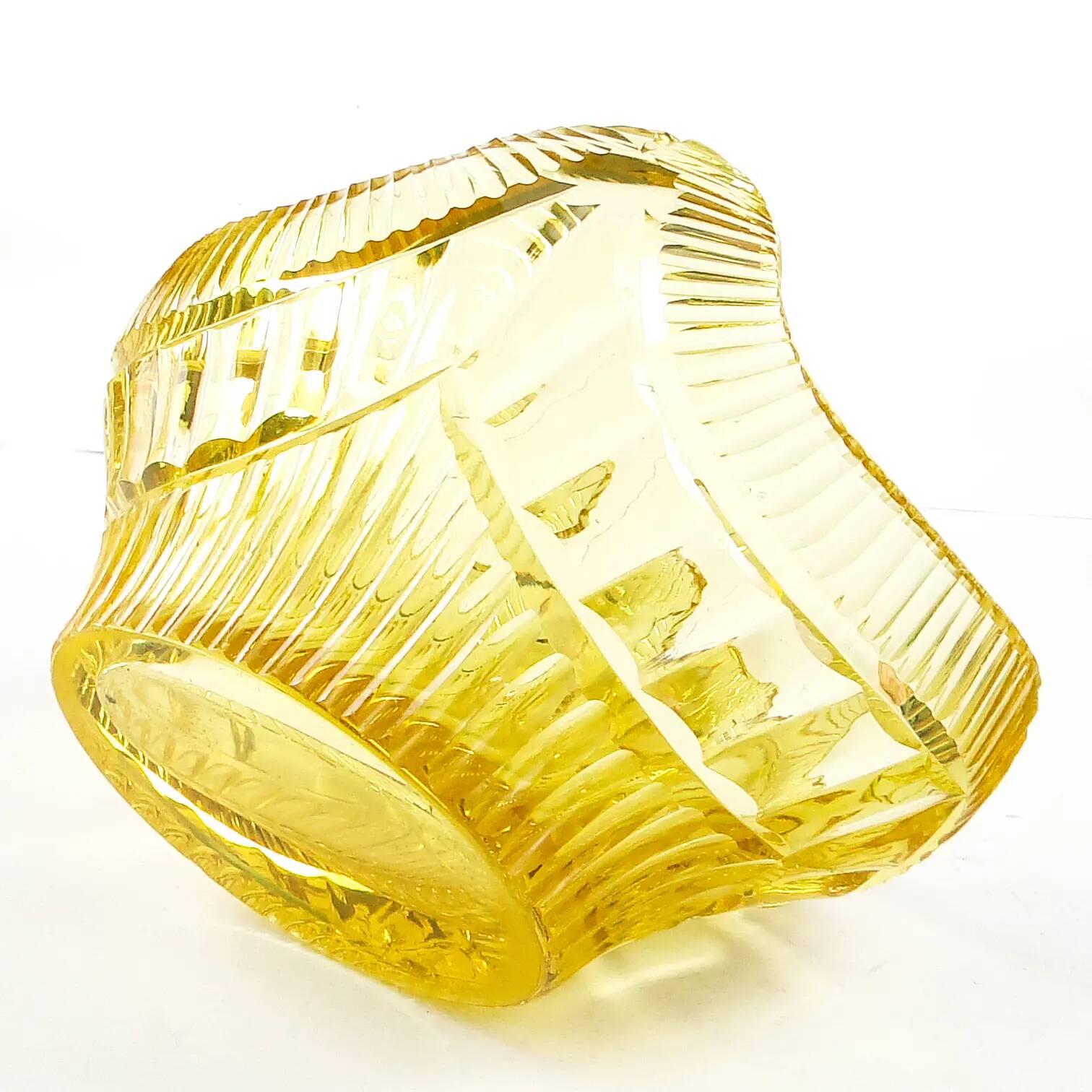 Art Deco jardiniere, lemon crystal, designed by R. Hlousek, Moser, Czechoslovakia, 1930s