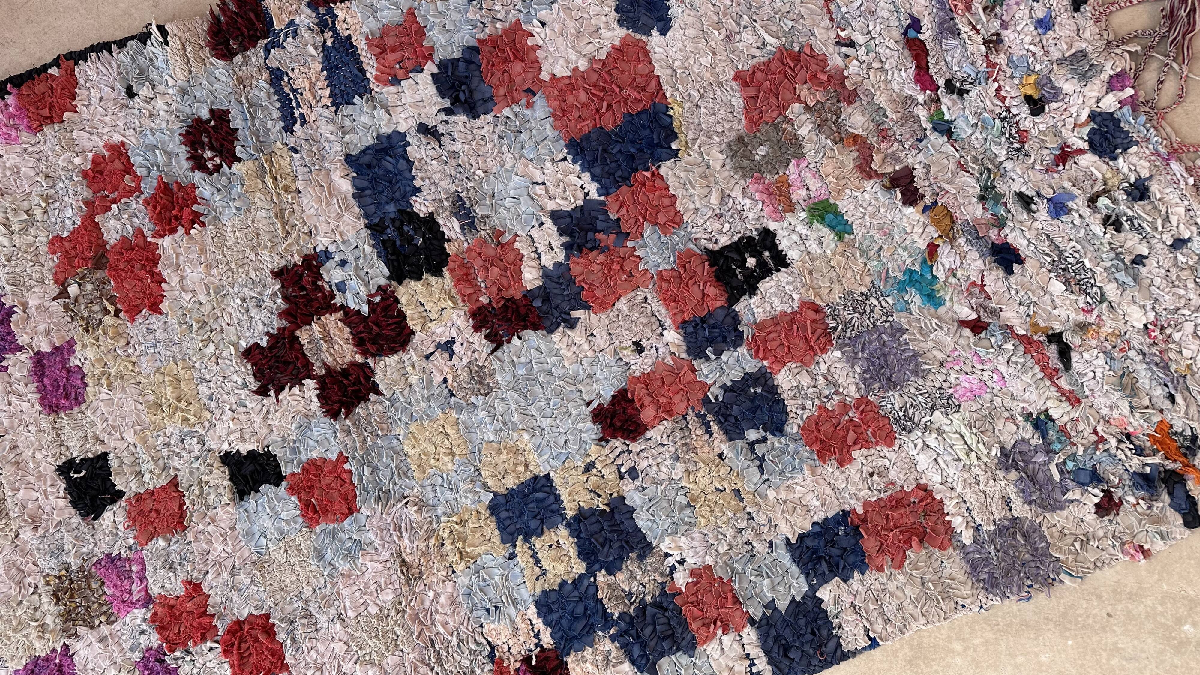 Colorful Boucherouite Moroccan rug - 126 x 195 cm