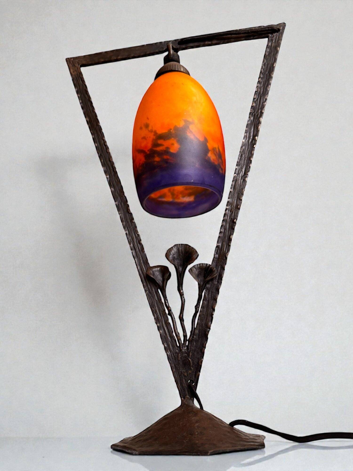 Art Deco lamp by Muller Frères Lunéville, signed glass, 1920.