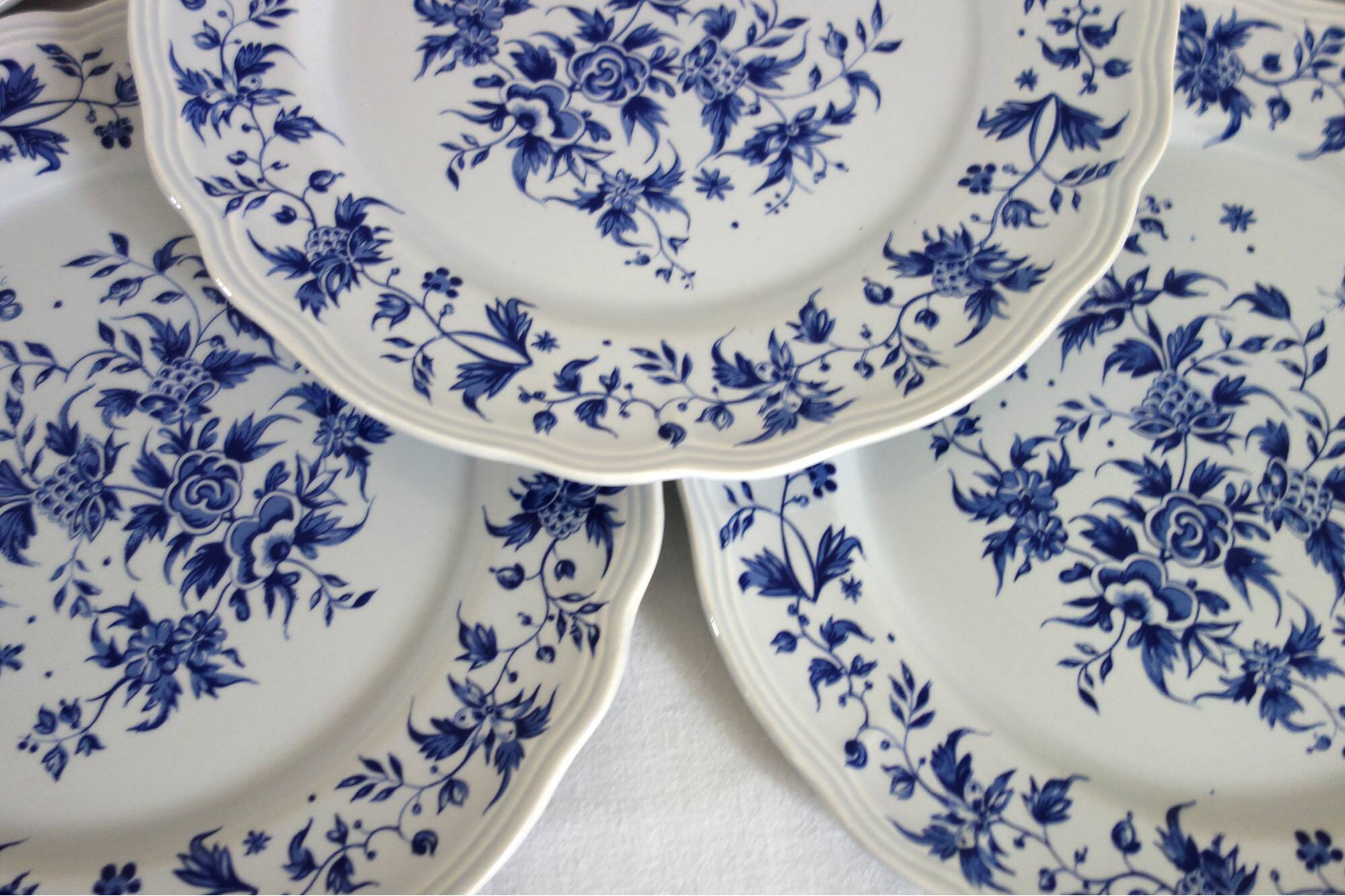 Set of 6 old flat plates with blue decoration, Rouy model, Salins