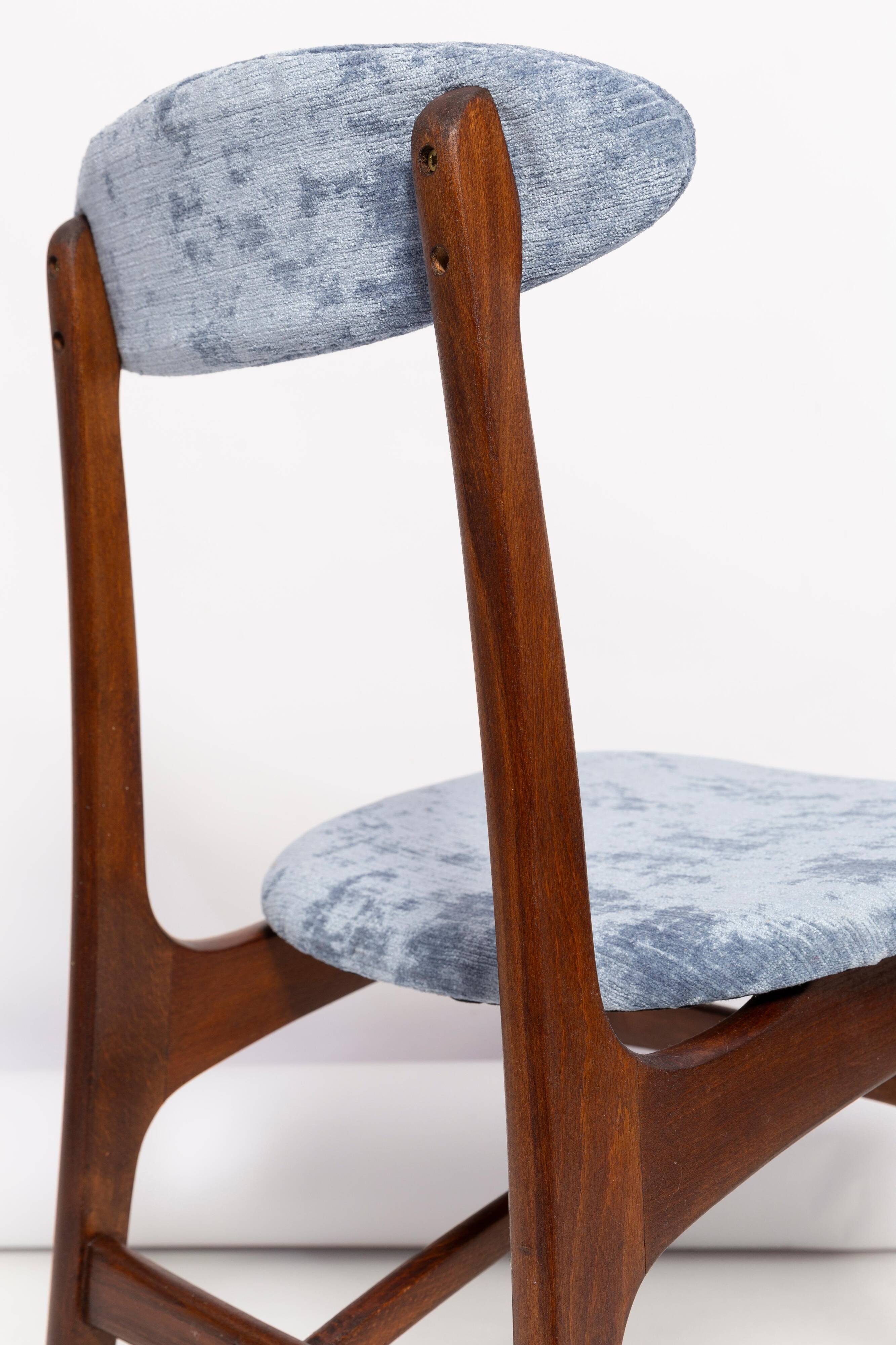 Pair of vintage lavender velvet chairs from the mid-century, designed by Rajmund Hałas, Poland, 1960.