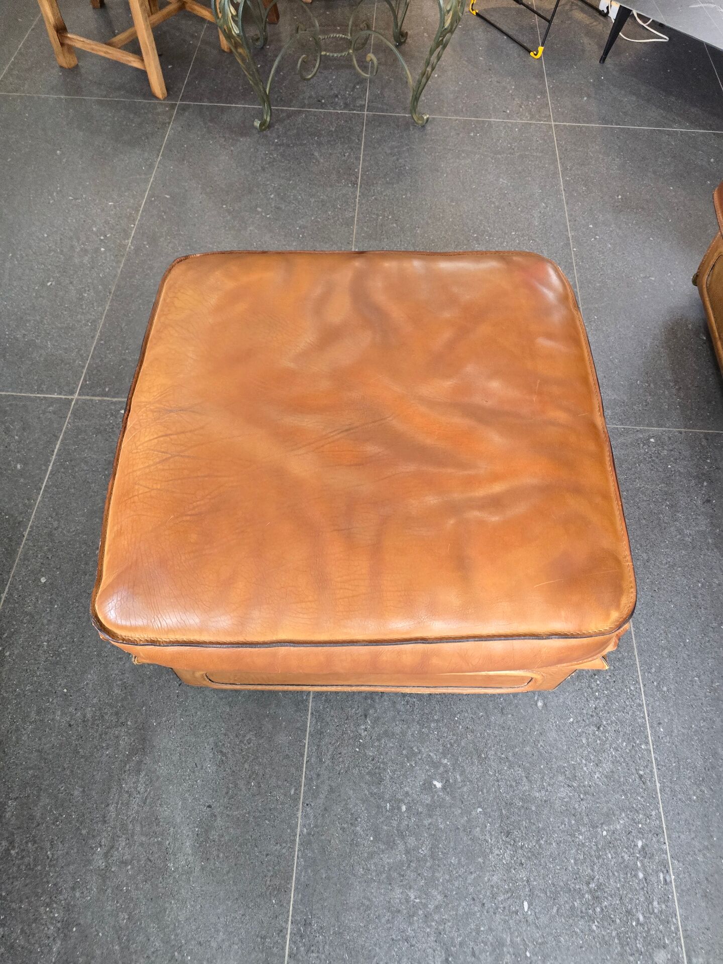 Roche Bobois vintage lounge from the 80s – cognac buffalo leather – 2 sofas + pouf