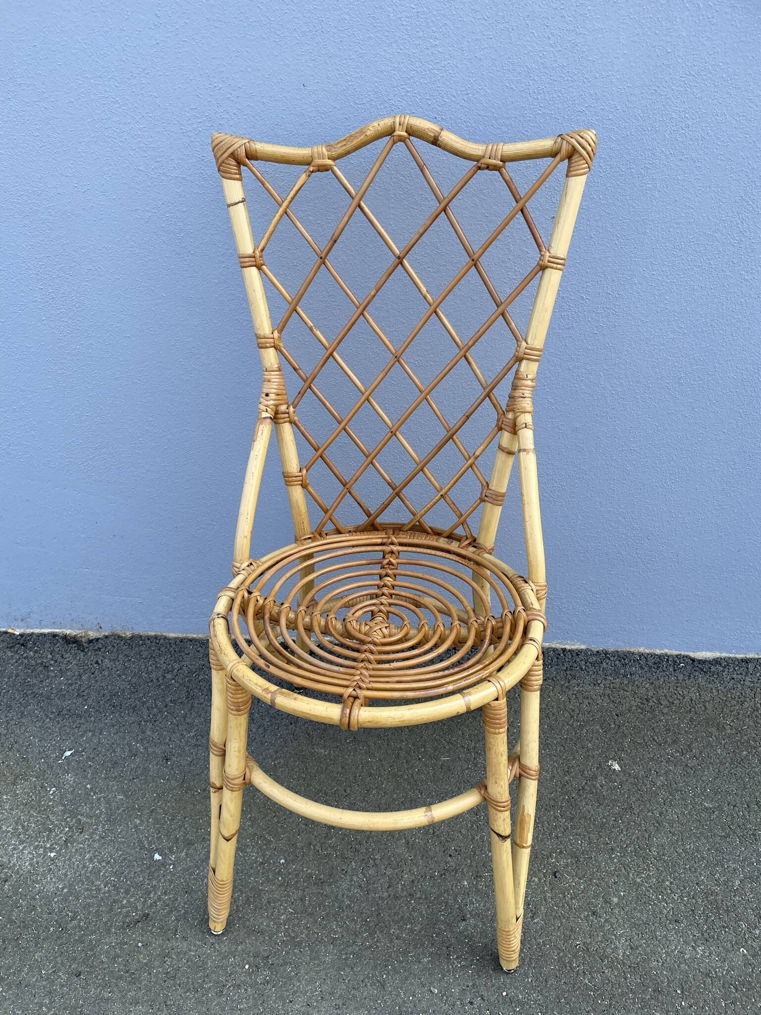 Chaises en rotin  à croisillons