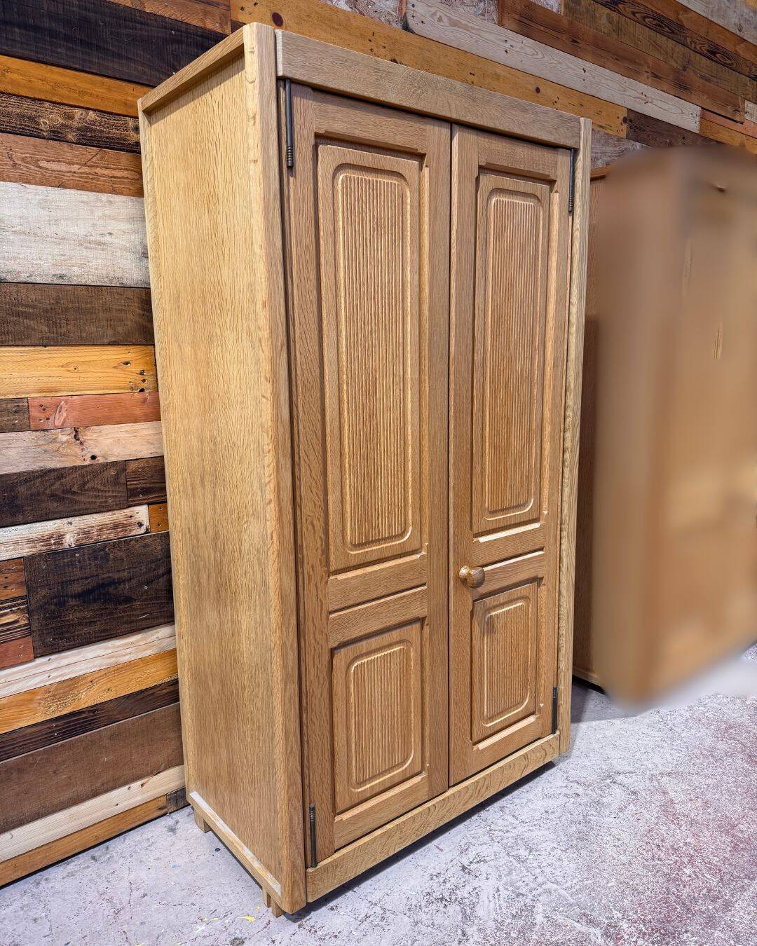 Two-door oak wardrobe – Guillerme & Chambron