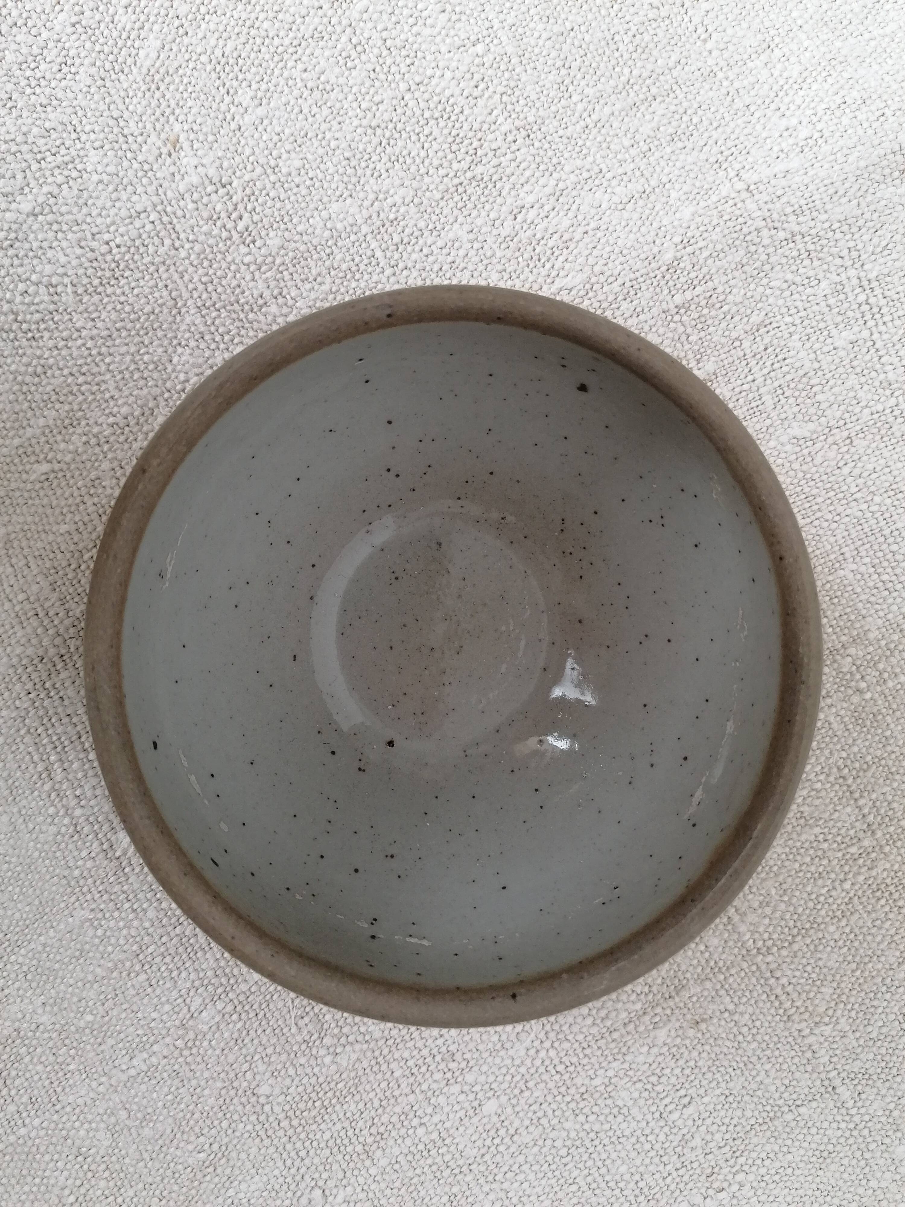 Bowl in brown
