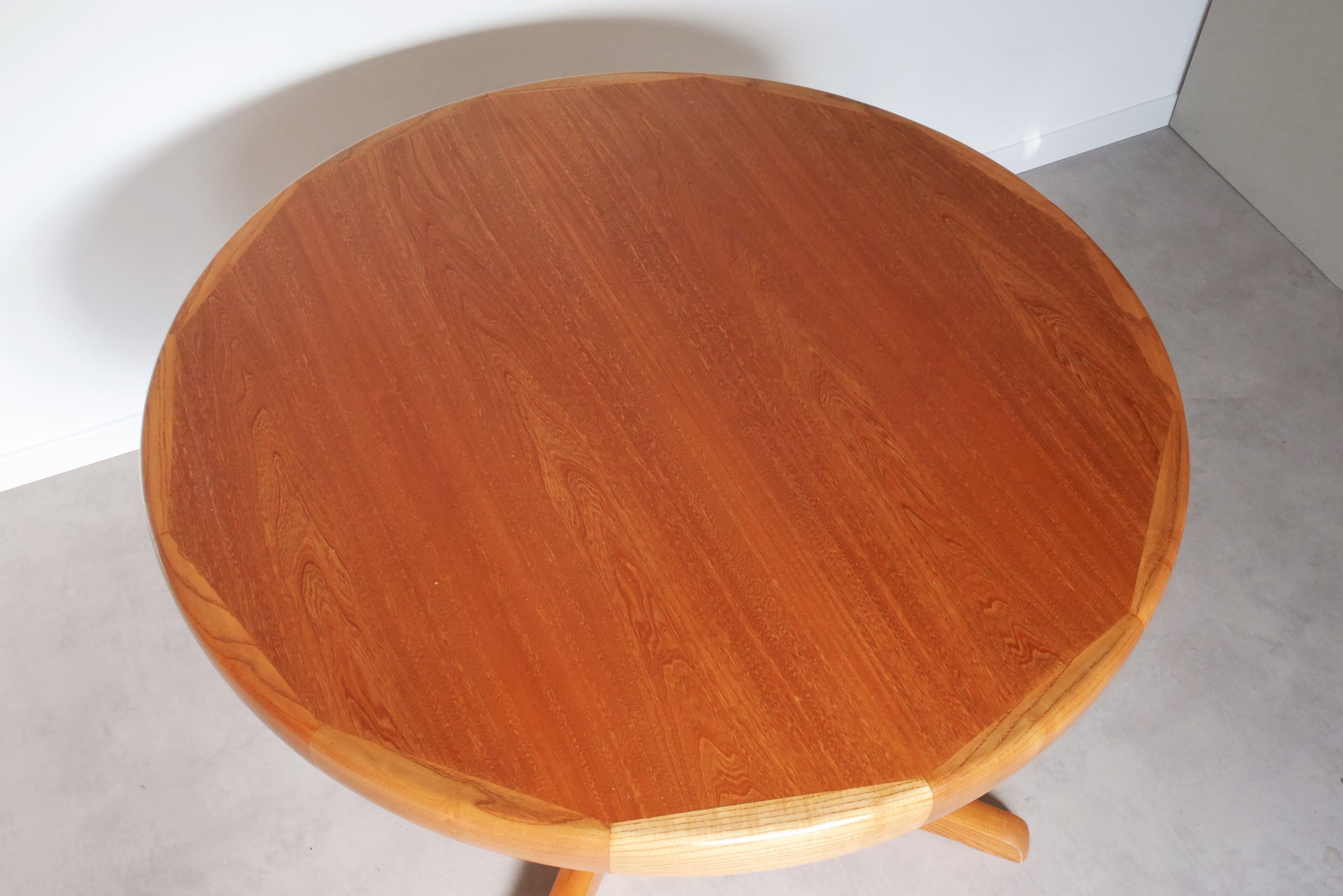 Baumann extension table in 1960s elm