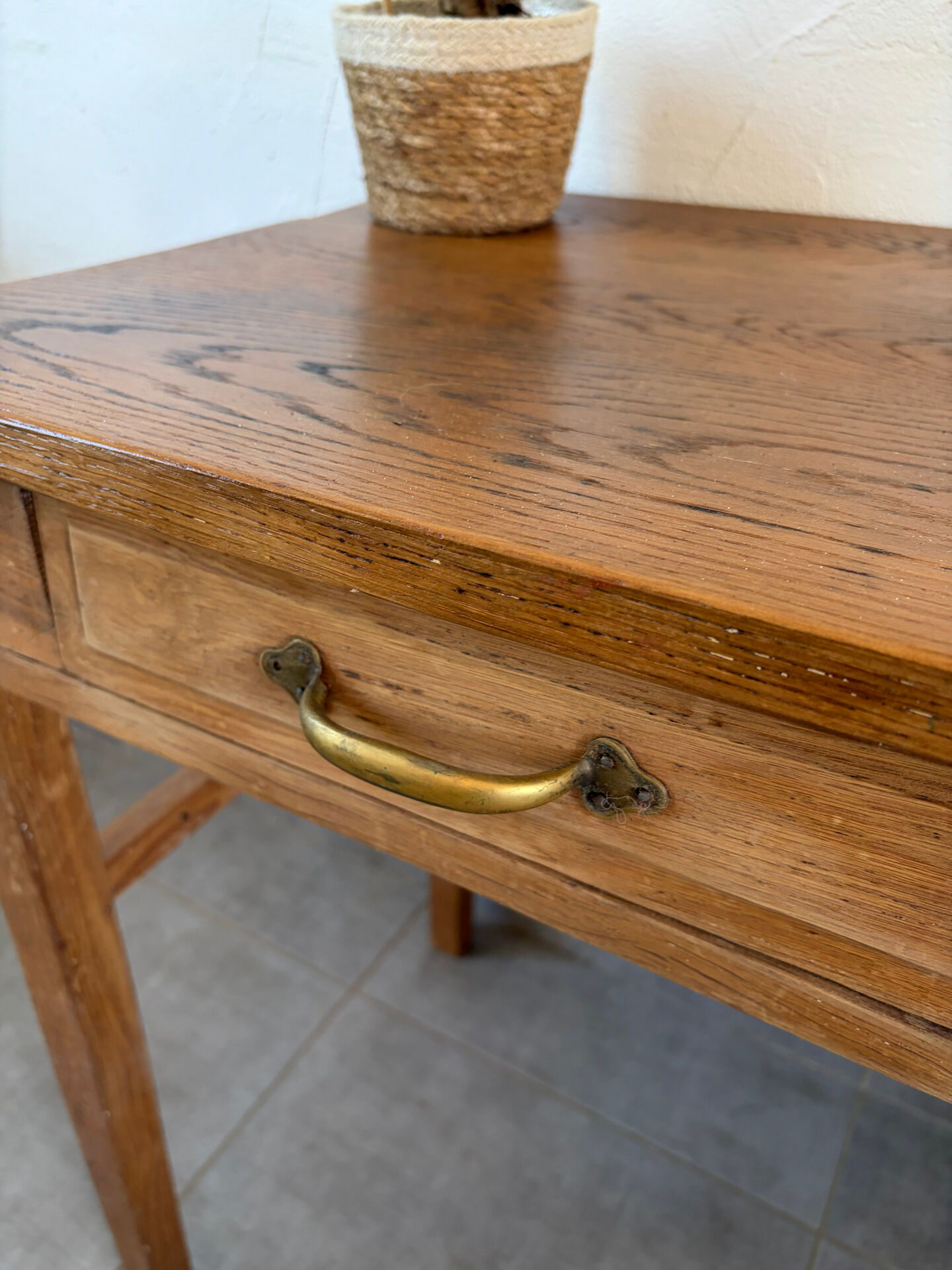 Charmant petit bureau vintage en chêne