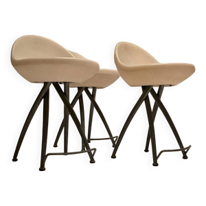 3 chaises “egg” par