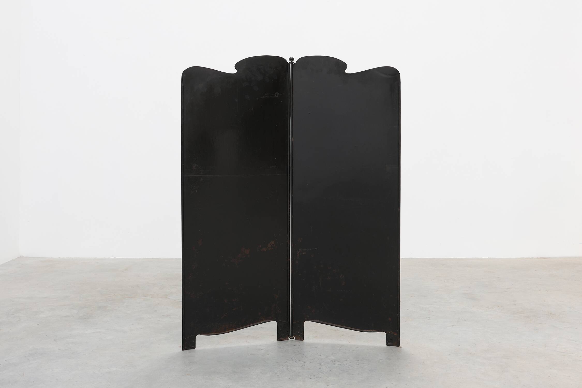 Art Nouveau Black Lacquered Two-Panel Screen with Hand-Painted Irises, Fran