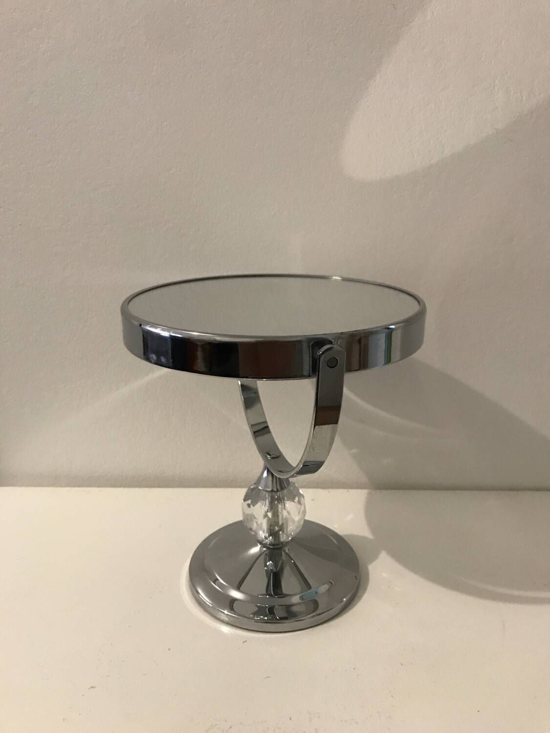 Magnificent retro mirror with magnifying effect