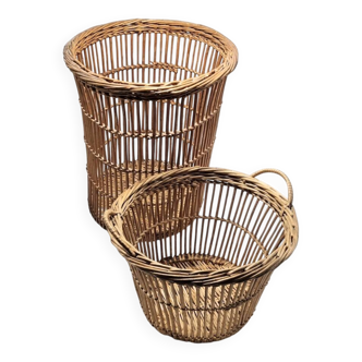 A pair of small baskets