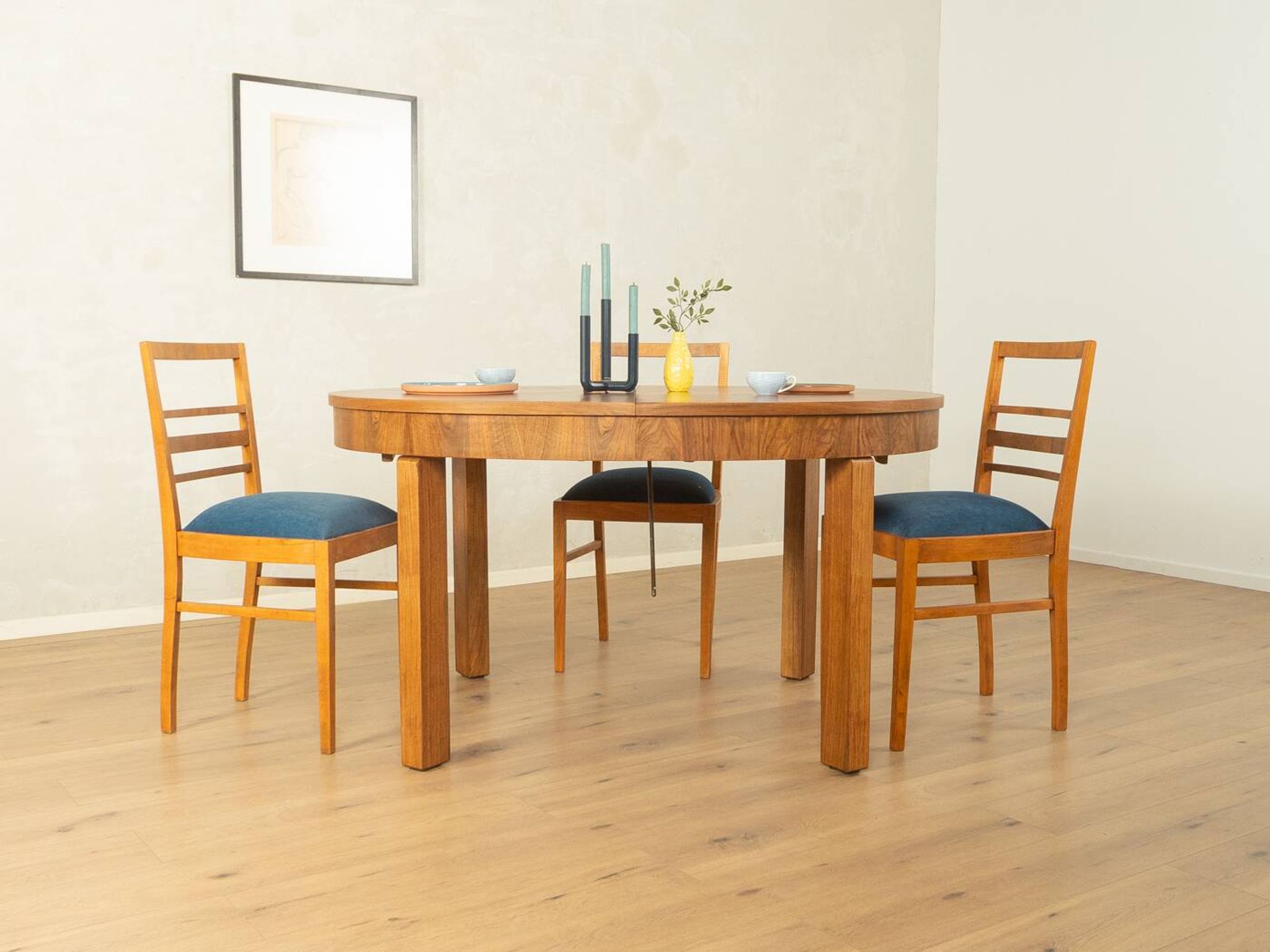Table à manger extensible élégante par Ruscheweyh, années 1930, noyer