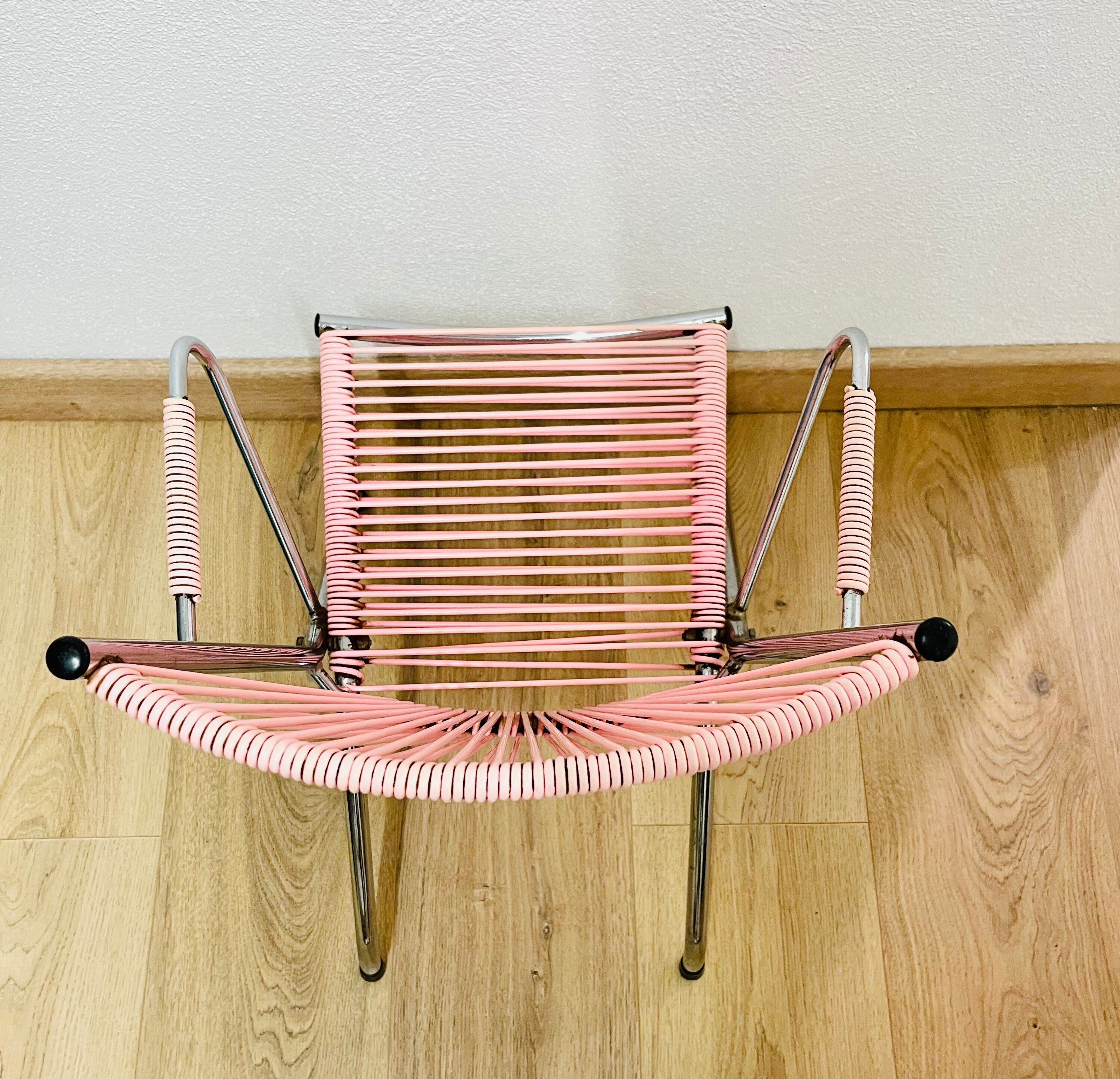 Pink scoubidou chair