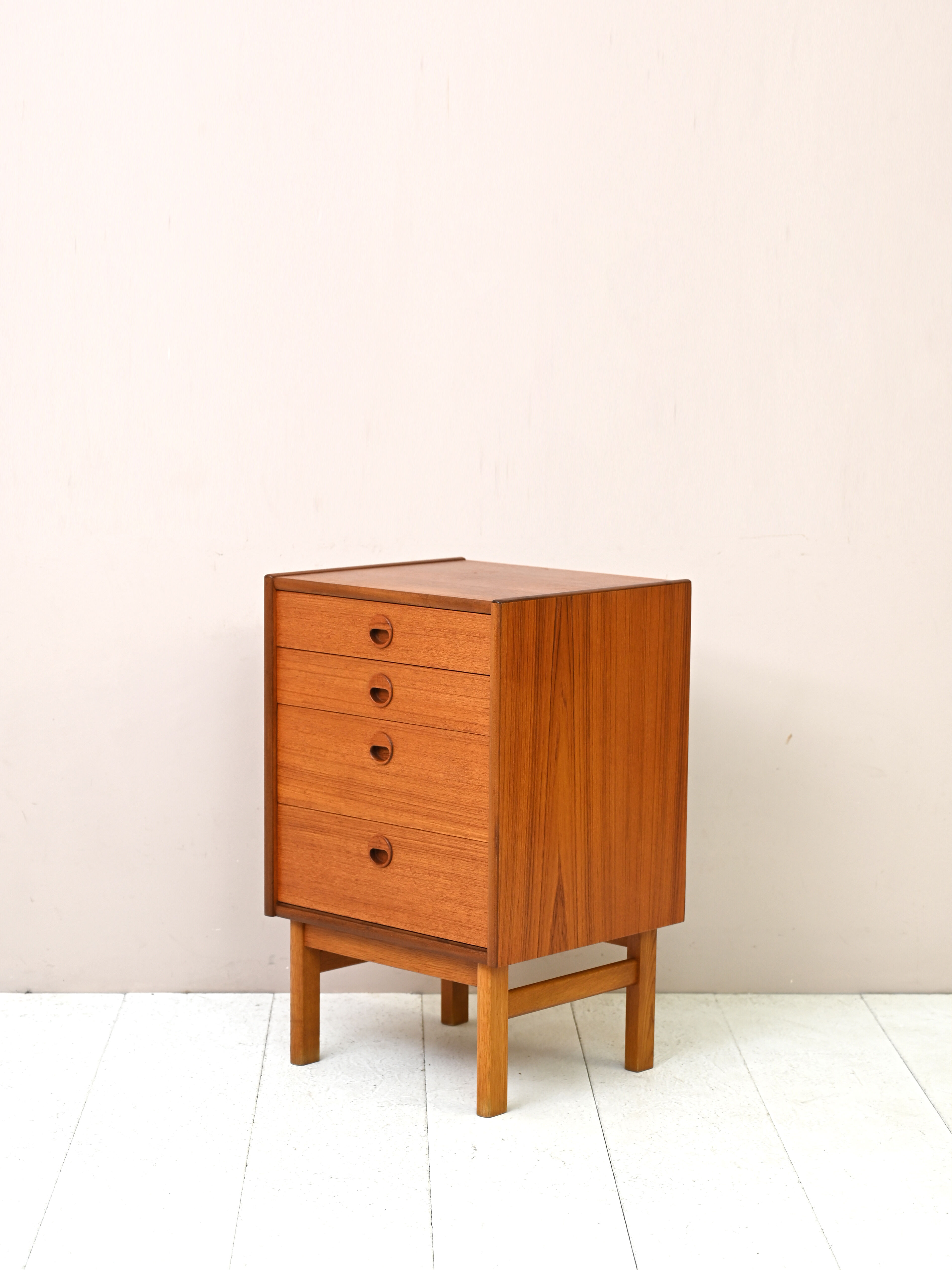 Vintage chest of drawers / Scandinavian nightstand