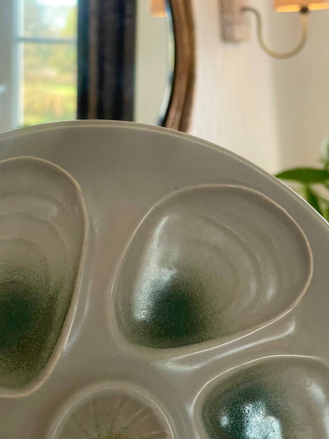 11 oyster plates 1960.