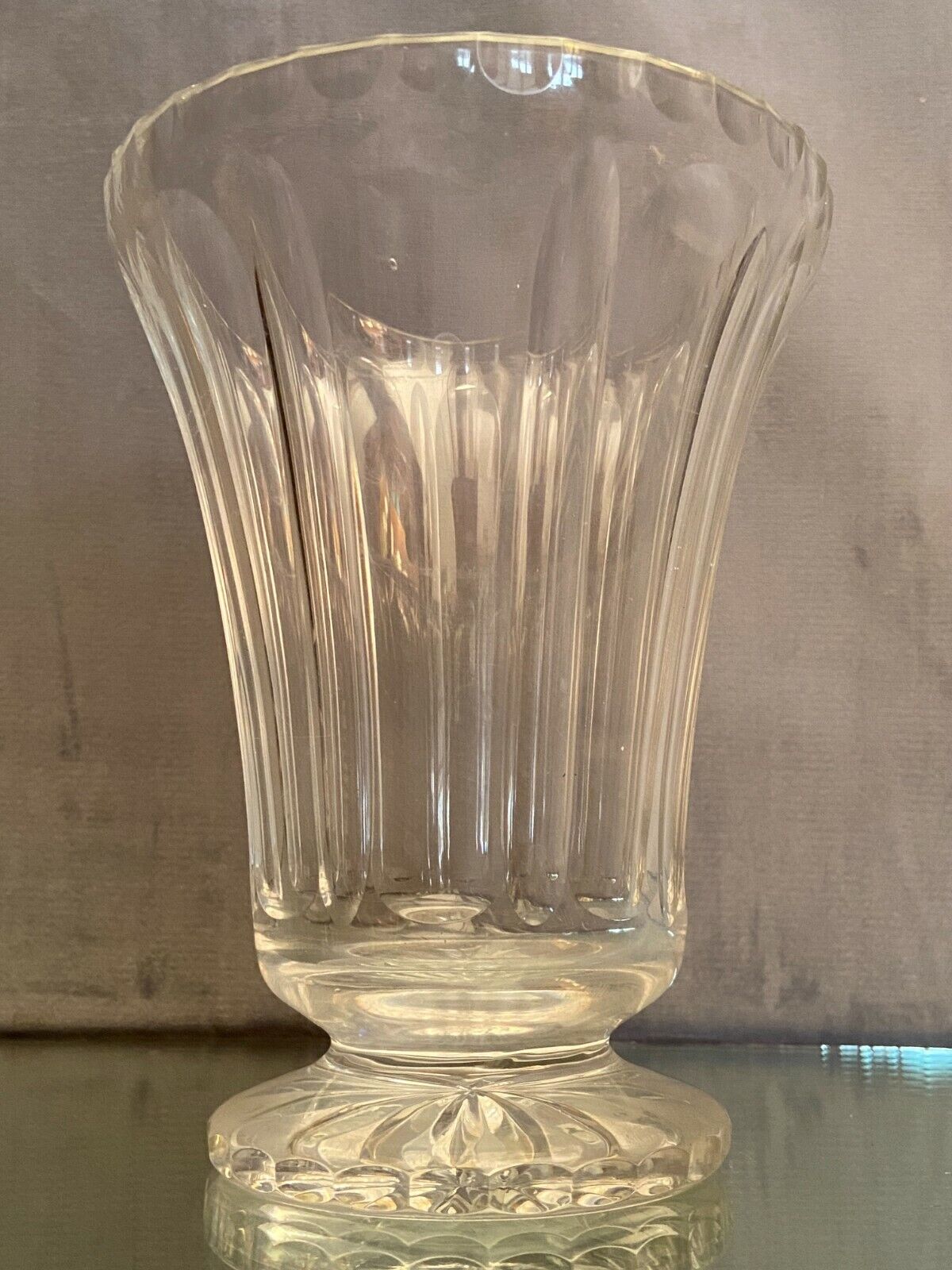 Vase on pedestal in cut crystal mid-twentieth century