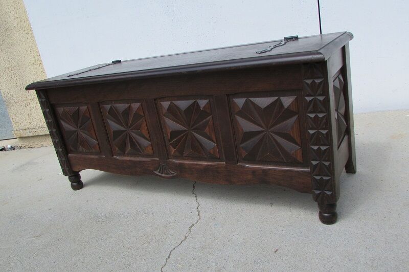 Bench chest, Louis XIII style in solid oak 1980s