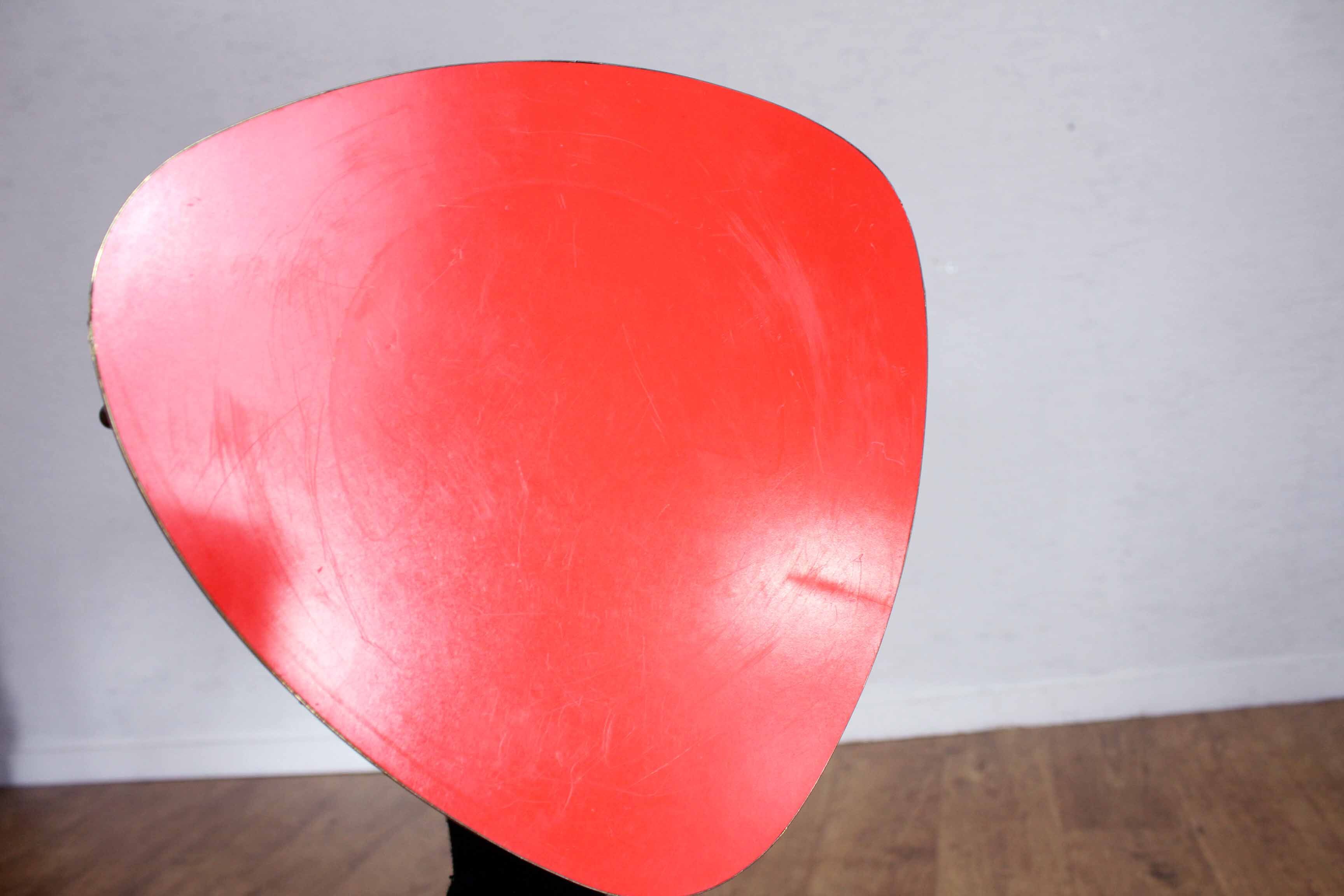 Tripod plants holder