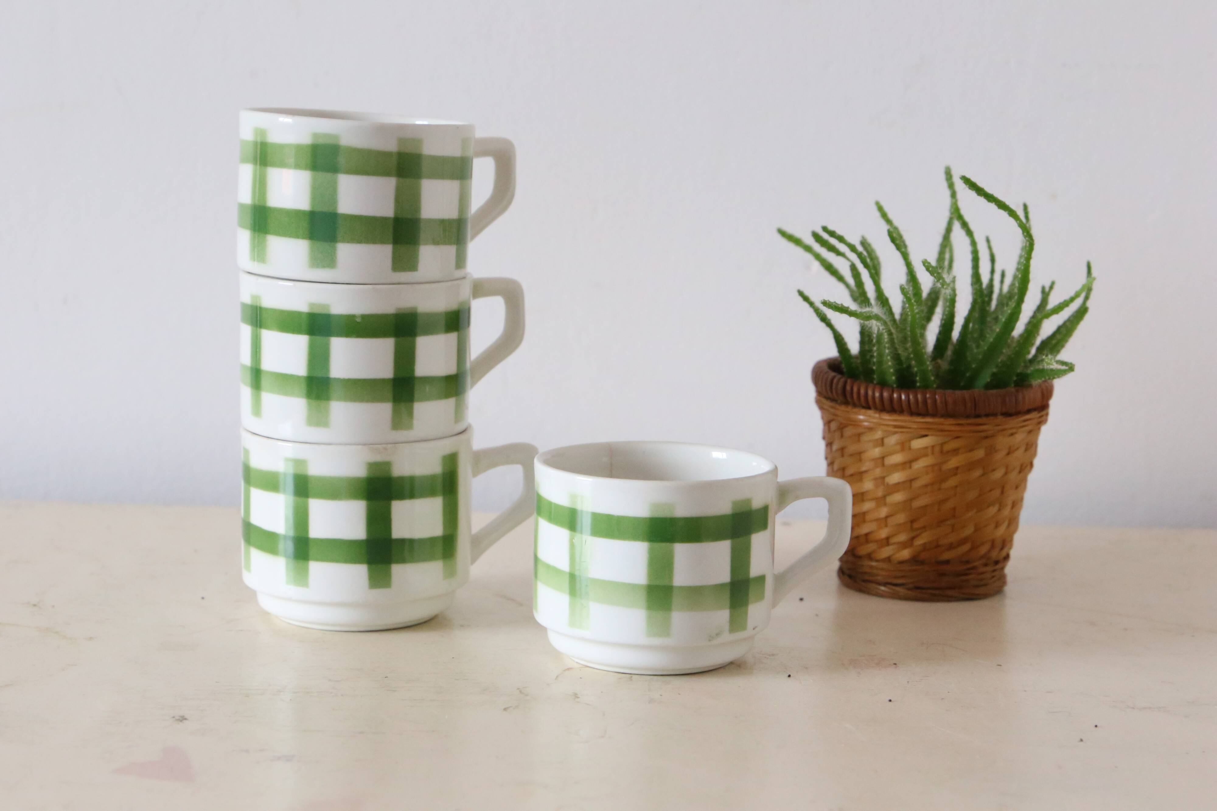 Set of 4 ceramic cups, green tablecloth pattern, French manufacture