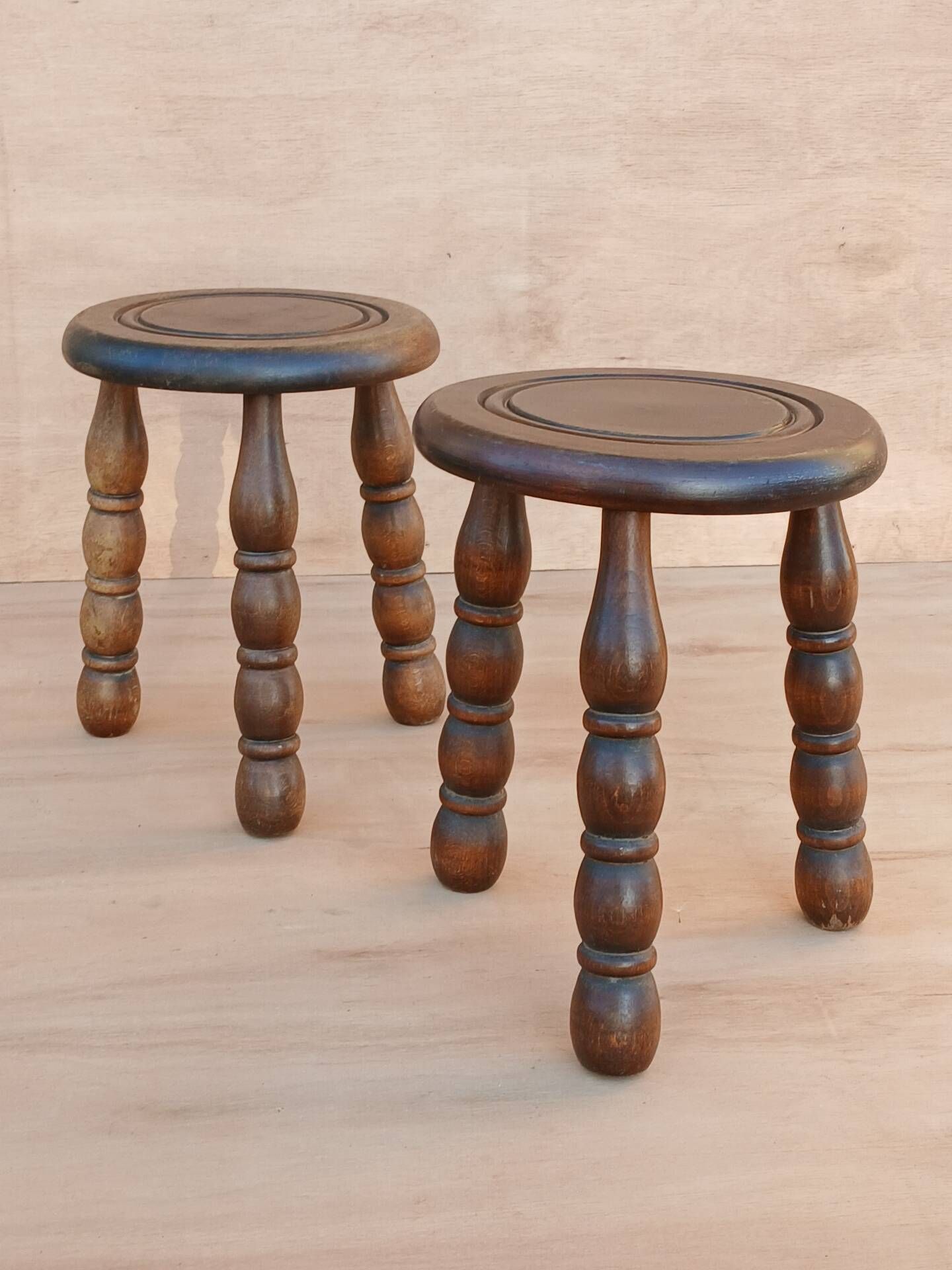Pair de tabourets vintages en bois tourné