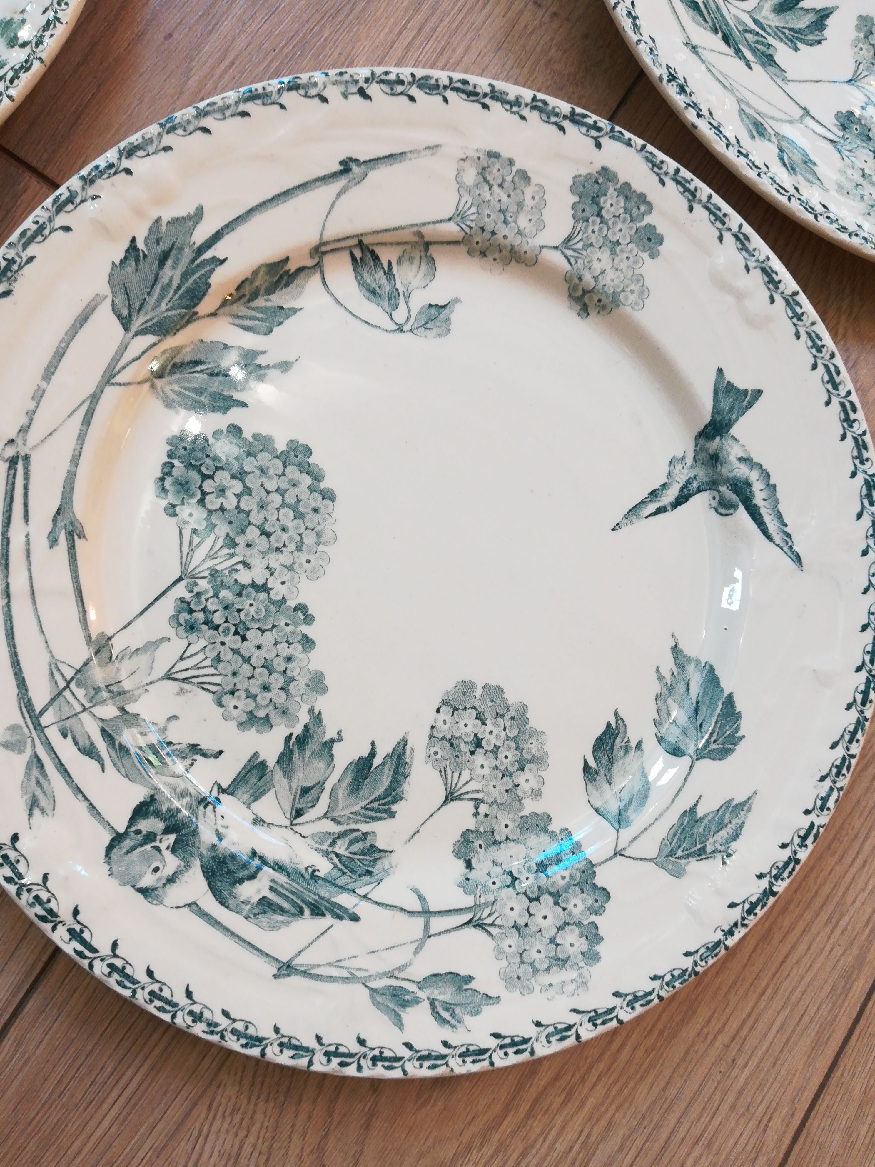 Series of 4 flat plates Terre de fer Creil et Montereau