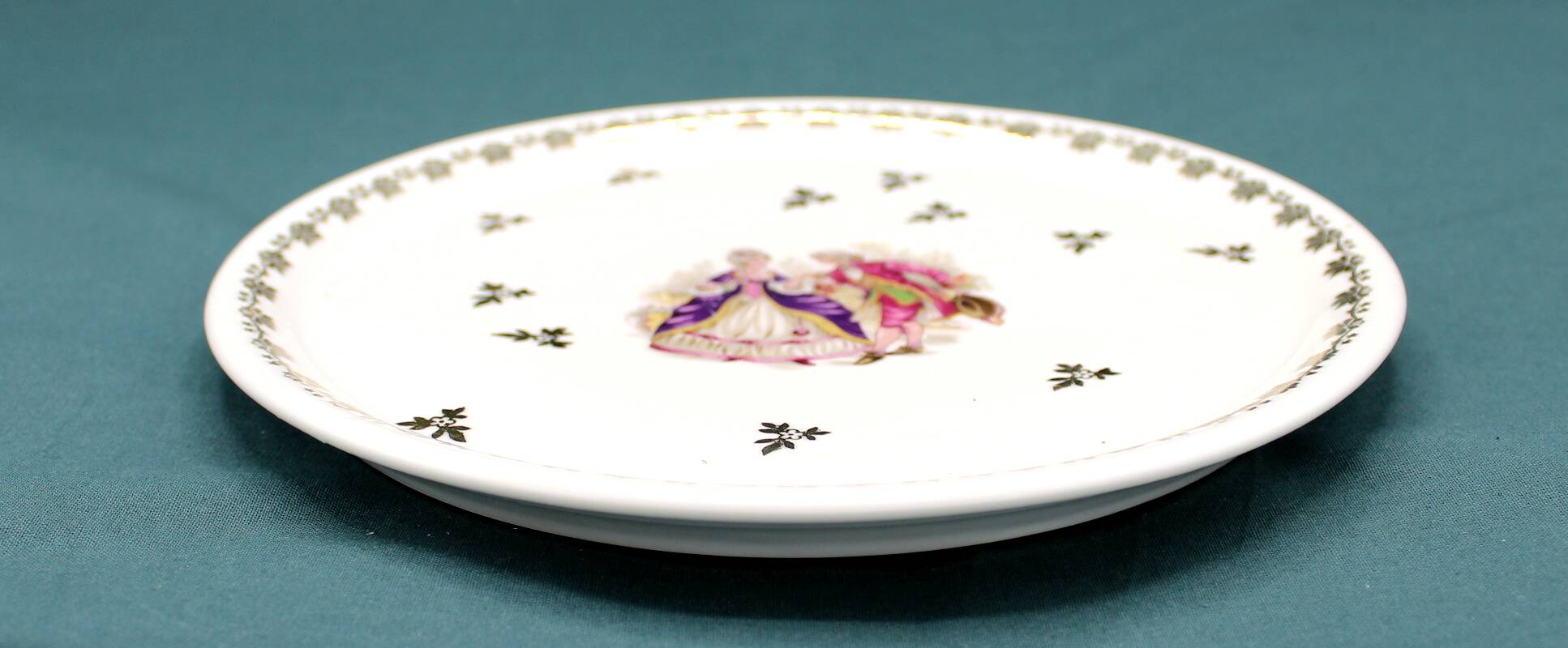 18th century Fragonard style French Porcelain Cake Dish