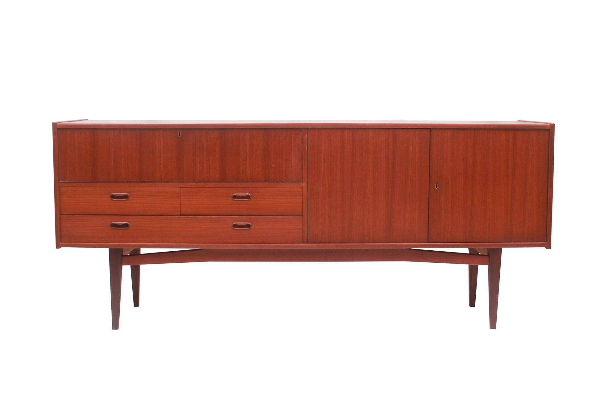 1960s sidebaord in teak