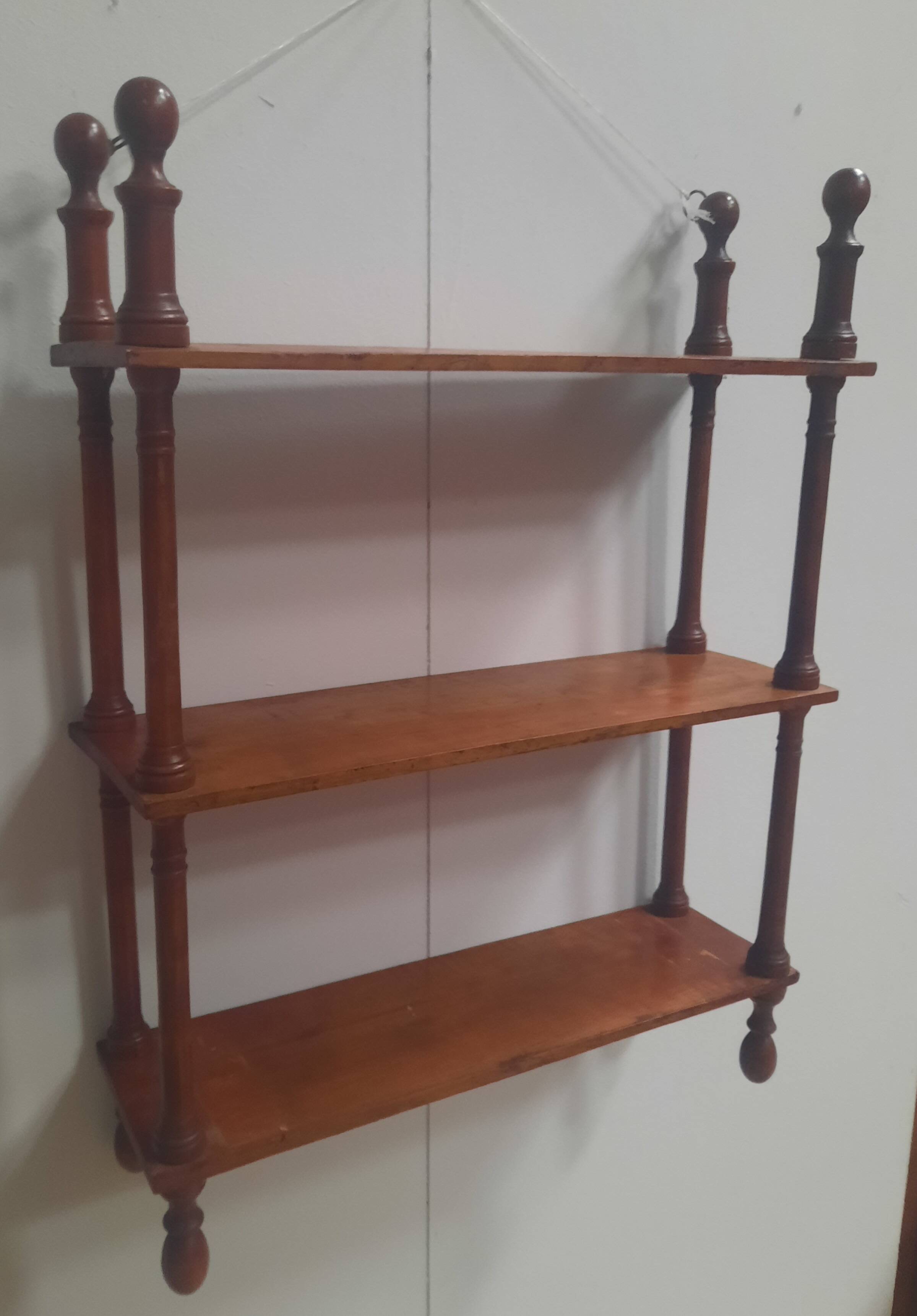 3-shelf wall shelf
