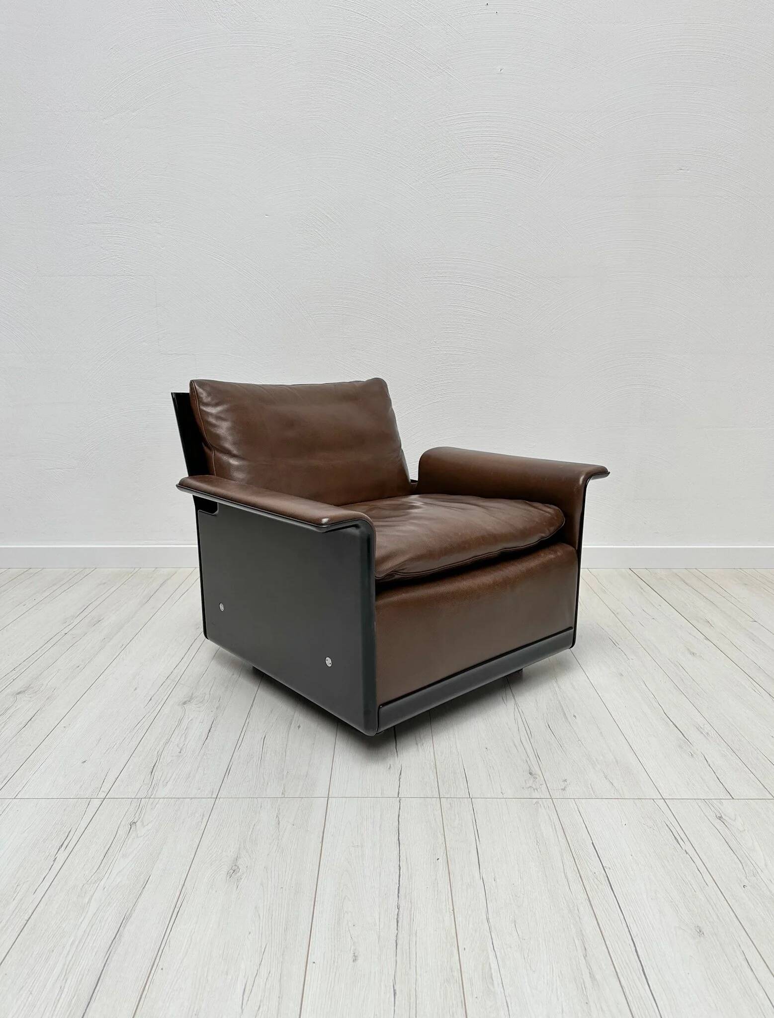 1960s Vintage 620 Leather Lounge Chair by Dieter Rams for Vitsoe
