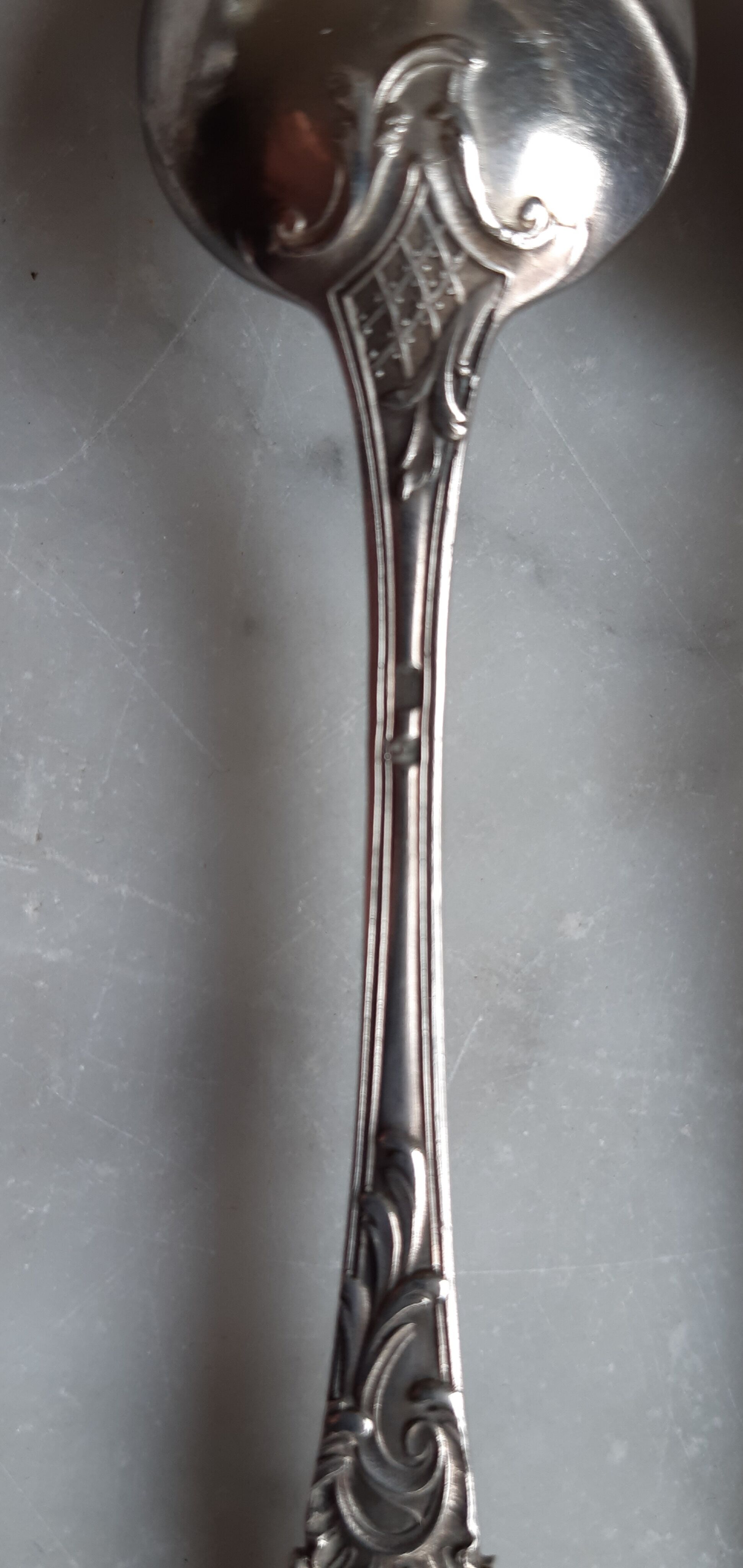 12 teaspoons silver metal