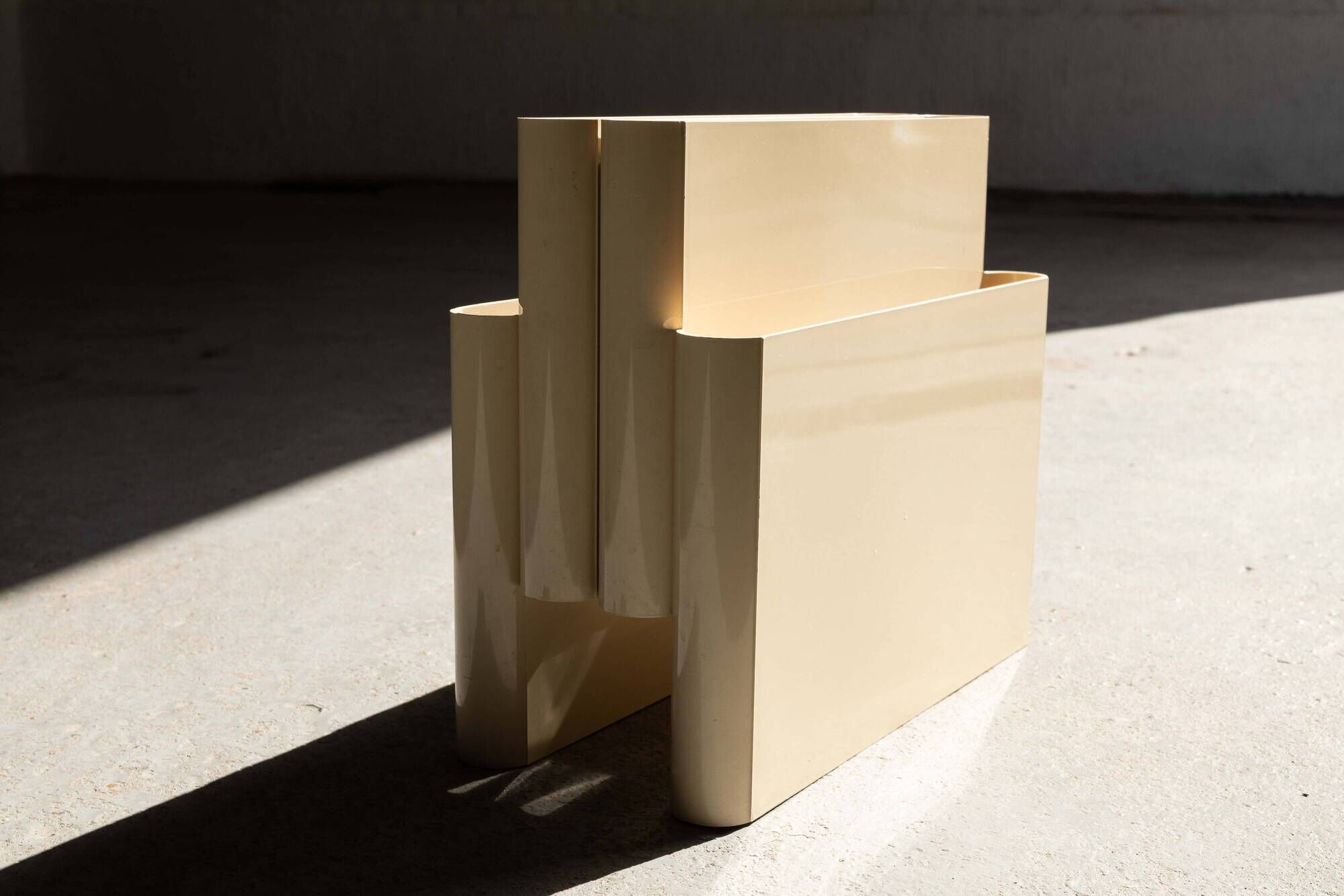 Magazine holder by Giotto Stoppino for Kartell, Italy, 1970's