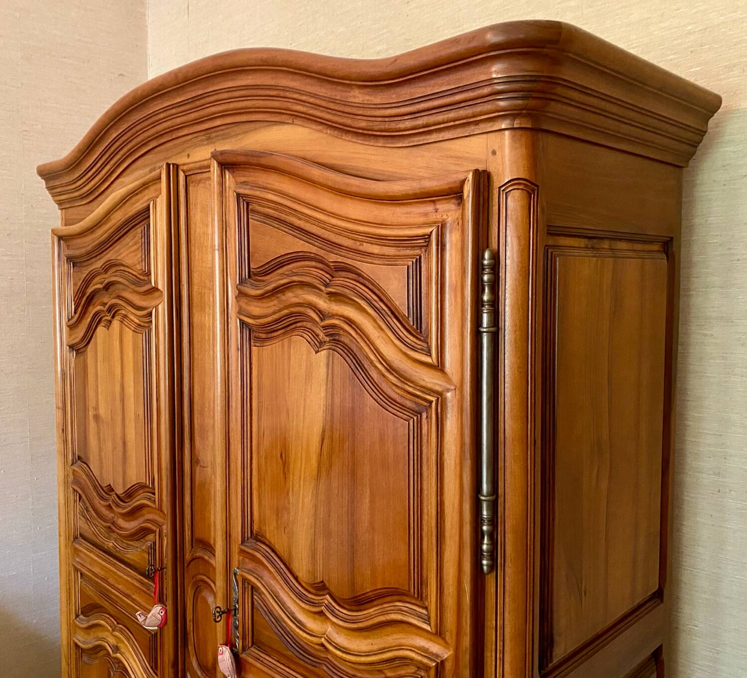 Antique wardrobe in solid oak and cherry (Louis XV style)