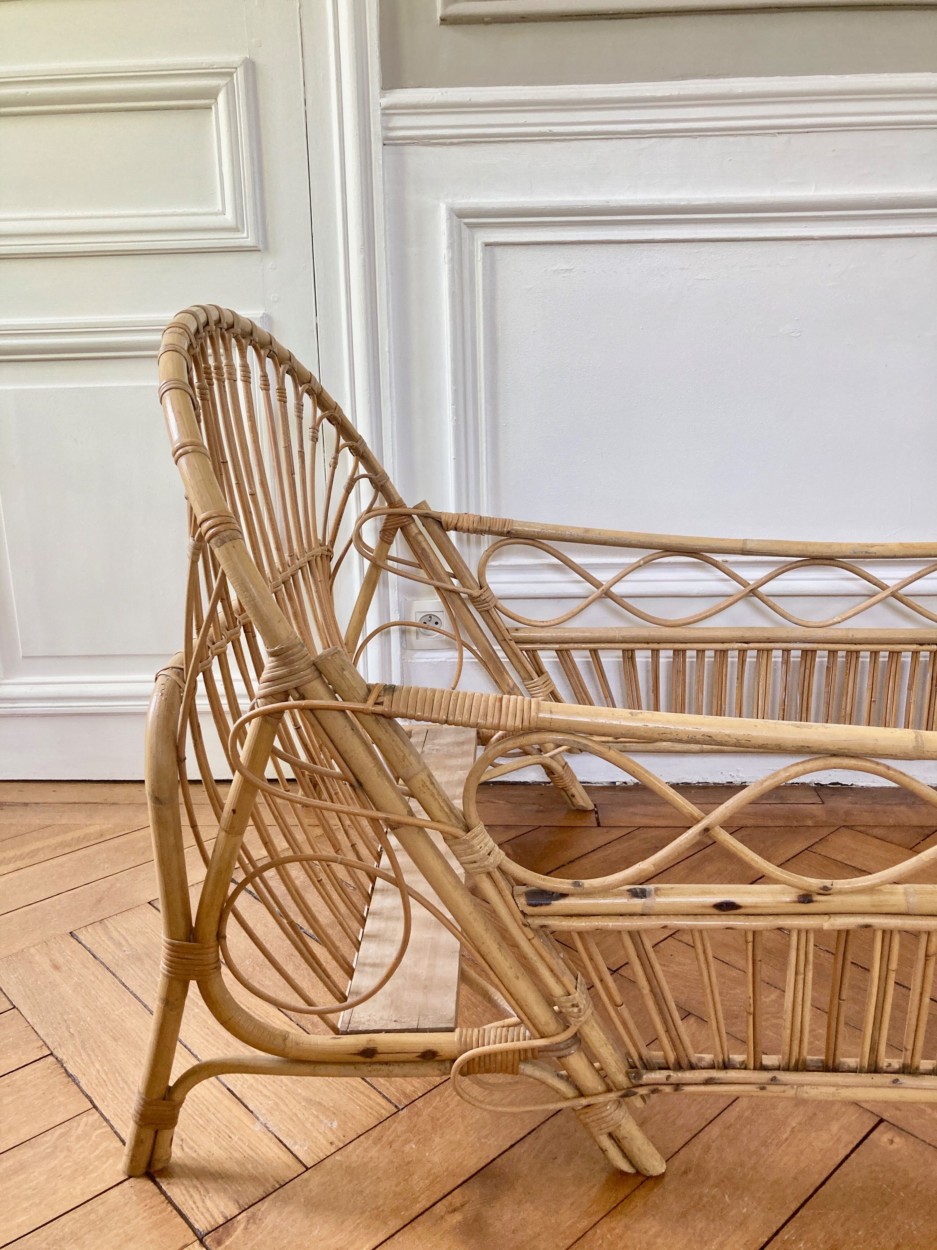Rattan basket bed