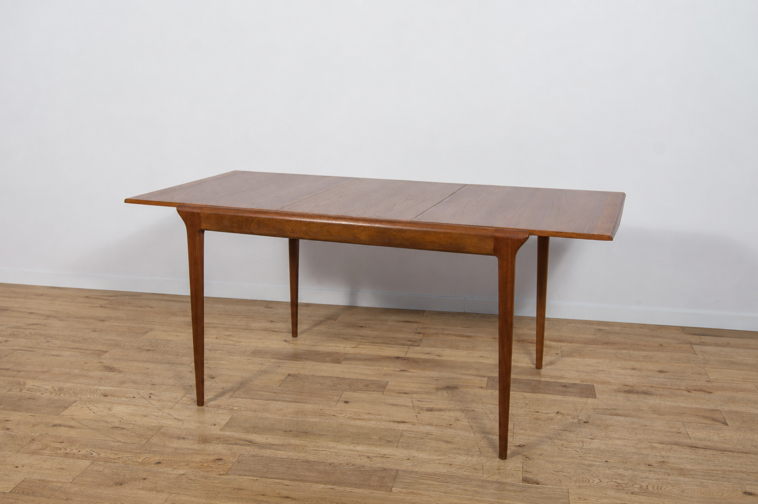 Mid-Century Teak Extendable Dining Table from McIntosh, United Kingdom, 1960s