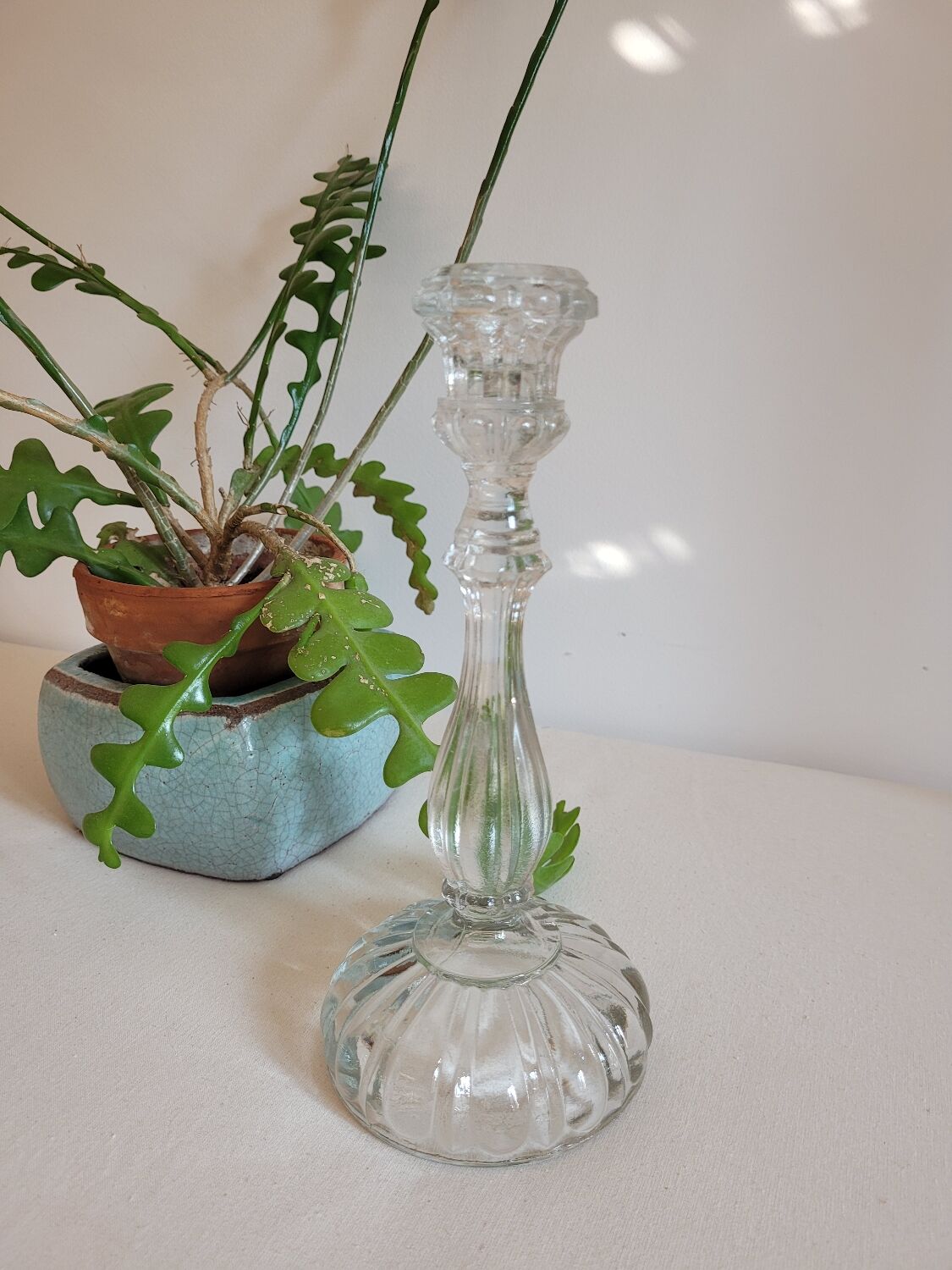 Chandelier en verre moulé