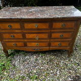 Transitional Louis XV - Louis XVI commode from the 19th century.