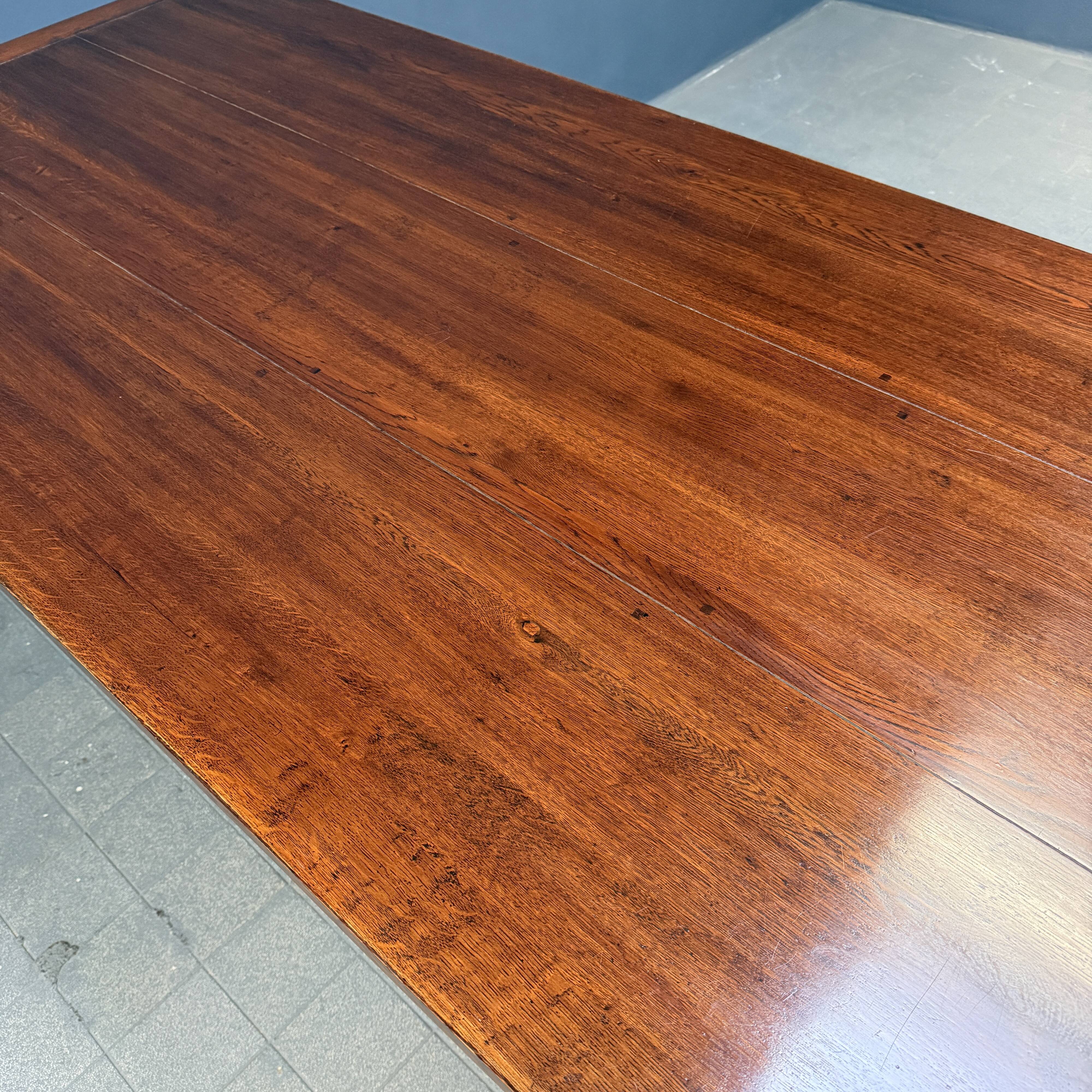 Large antique style oak extendable dining table