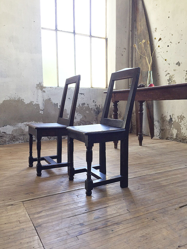 Pair chairs Lorraine