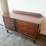 Enfilade en bois foncé et finitions laiton pieds compas