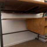 Bureau à plateau inclinable
