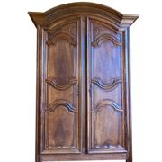 Armoire versaillaise en noyer, XVIIIe siècle