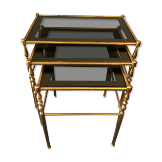 Tables gigogne en laiton et verres fumés