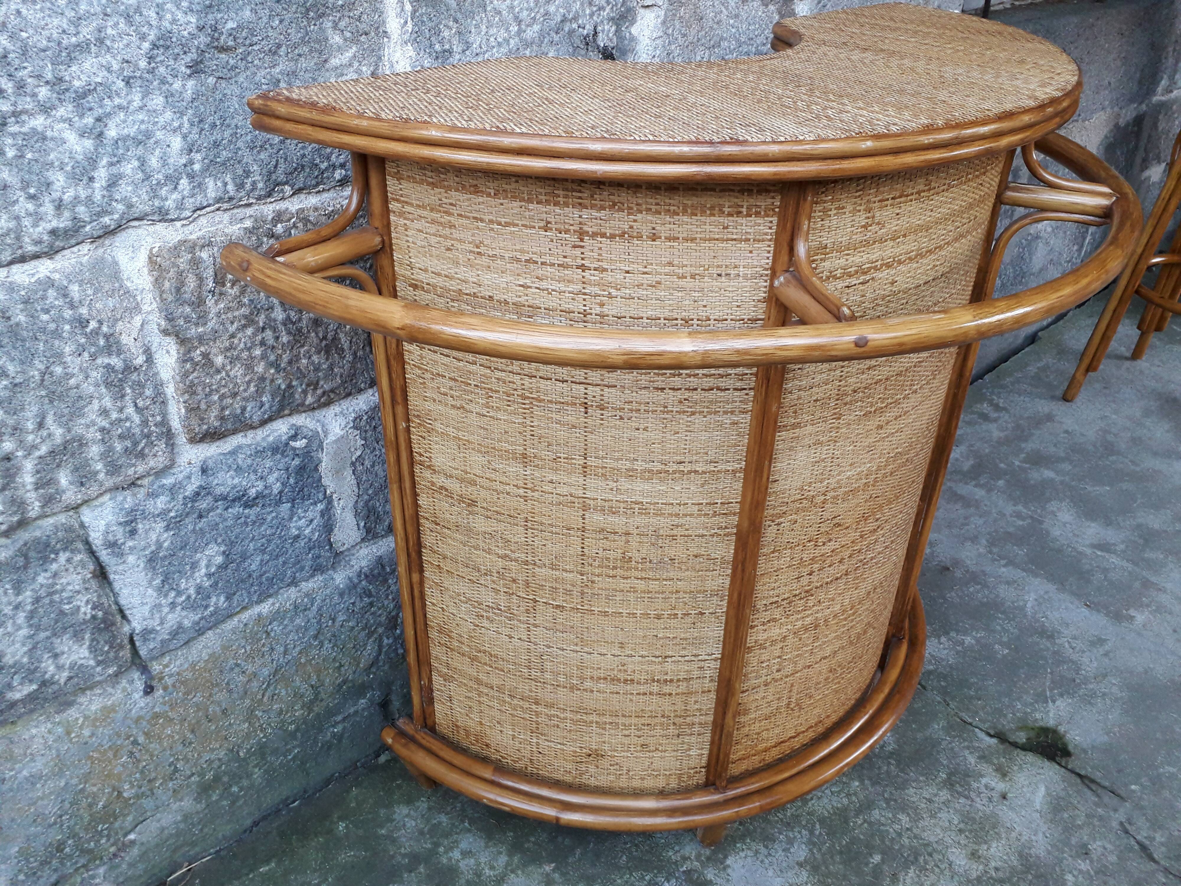 Bar en rotin vintage & ses tabourets