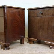 Pair of Art Deco period bedside tables or nightstands in burl circa 1930