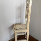 Chaise en bois enfant blanche et fleurie peinte à la main