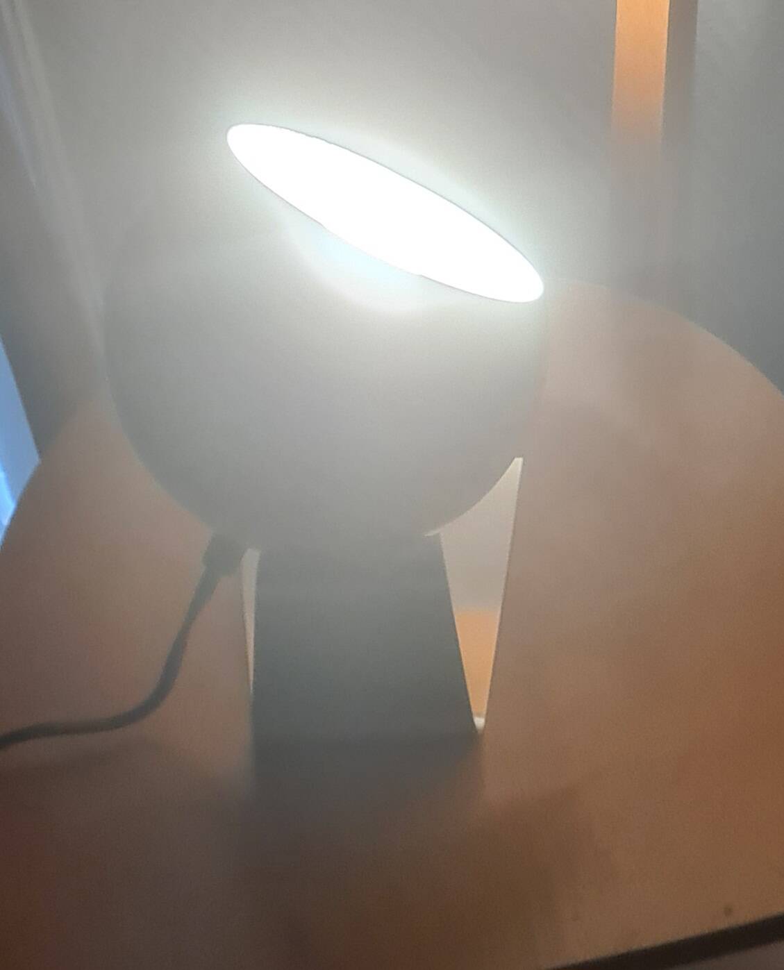 Metal table lamp